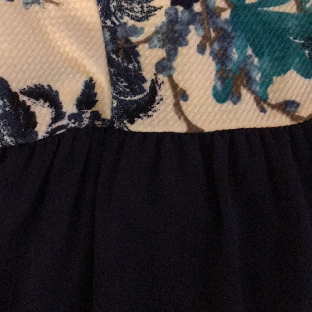 Dress - Picture 4 of 4